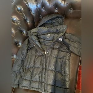Gently Worn Northface down coat 600